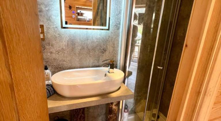 Vacation home with hot tub — photo 2