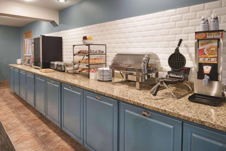 Country Inn & Suites by Radisson, Grand Rapids, MN — photo 3