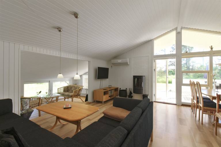 Children-friendly vacation home with terrace | Pets are welcome — photo 3