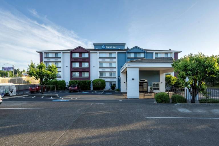 Best Western Lake Oswego/Portland Hotel & Suites in Lake Oswego, OR