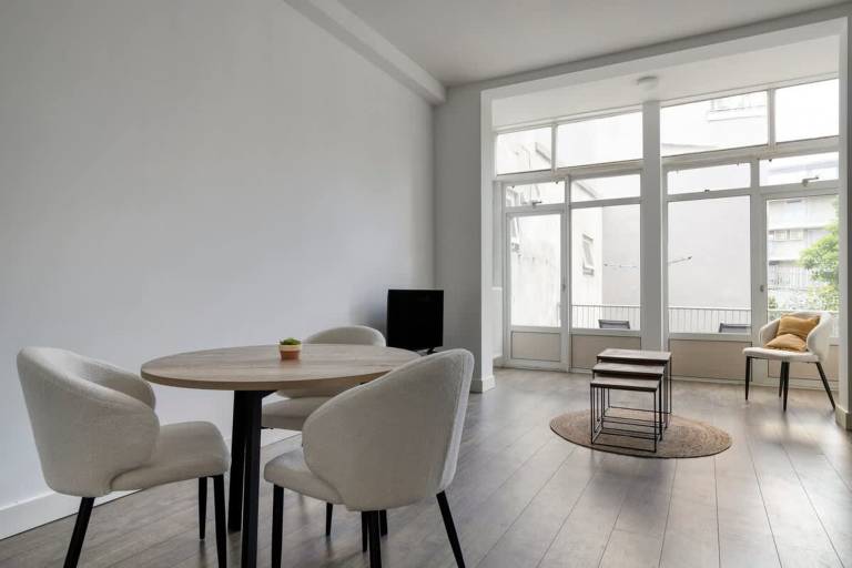 Bright Apartment with Private Terrace