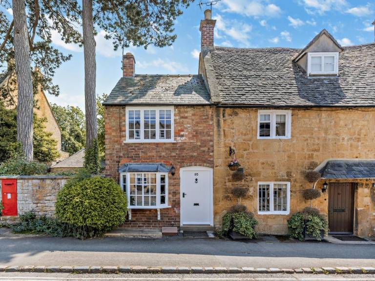 Cottage with garden in Chipping Campden