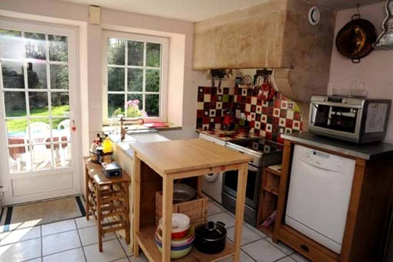 Pet-Friendly Country Cottage Surrounded by Beautiful Gardens in Epinal, France — photo 2