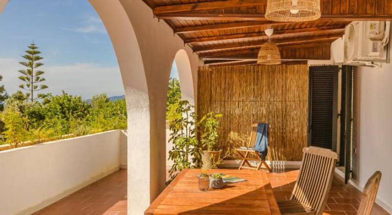 Holiday apartment with jacuzzi, patio & garden | Dogs allowed in Kefalonia