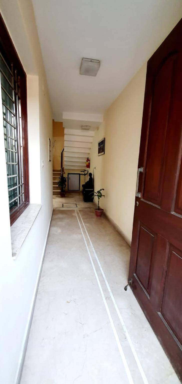 Goroomgo Noida Royal Residency — photo 5