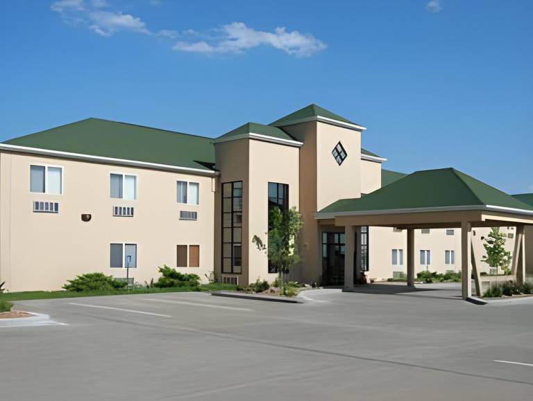 Howard Johnson Hotel & Suites by Wyndham Oacoma
