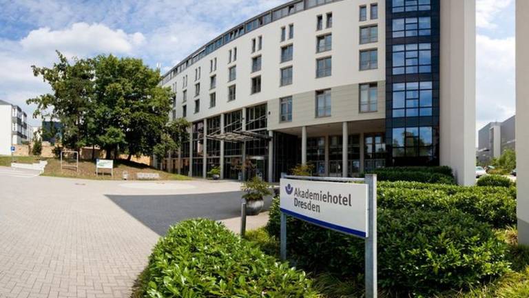 Doppelzimmer f&uuml;r 3 Personen 20 m&sup2; in Dresden