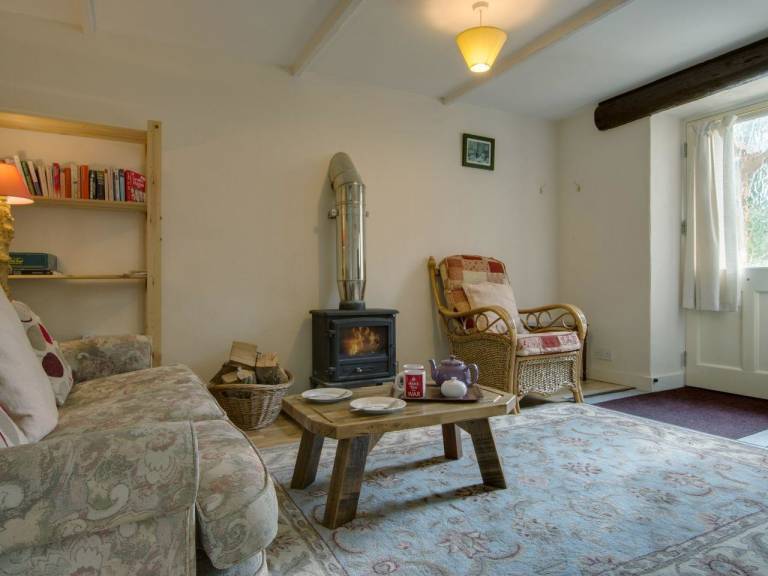 Fully equipped cottage with yard | Pet-friendly — photo 2