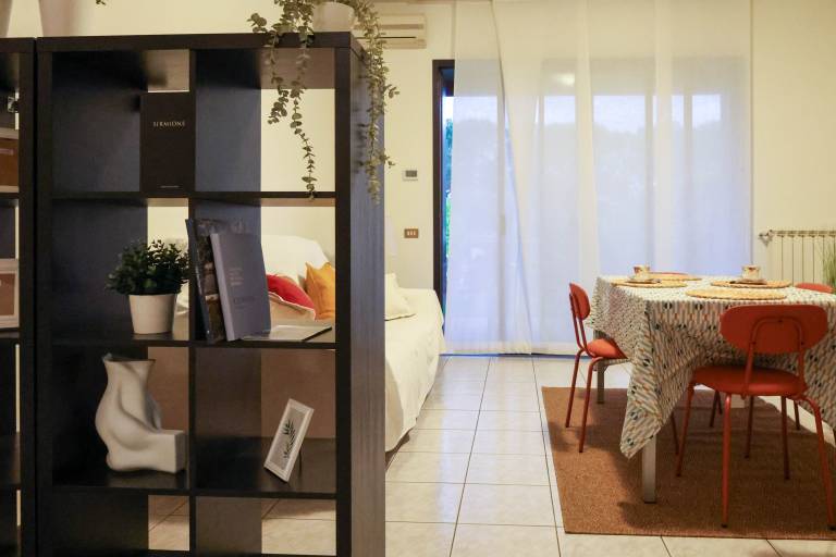 Apartment with garden & pool — photo 3