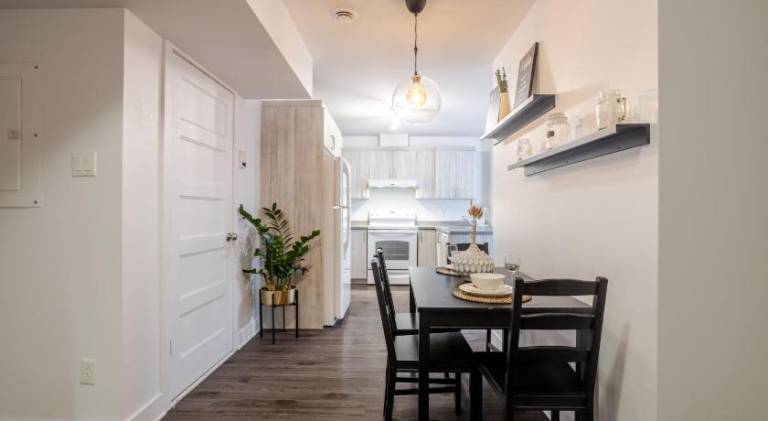 Cozy and Spacious Condo Downtown — photo 2