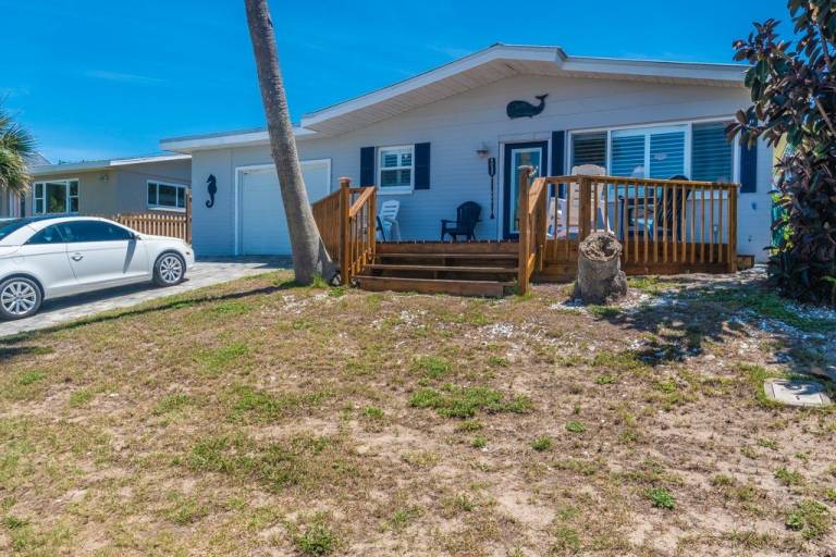 Vacation home with barbeque & patio — photo 4
