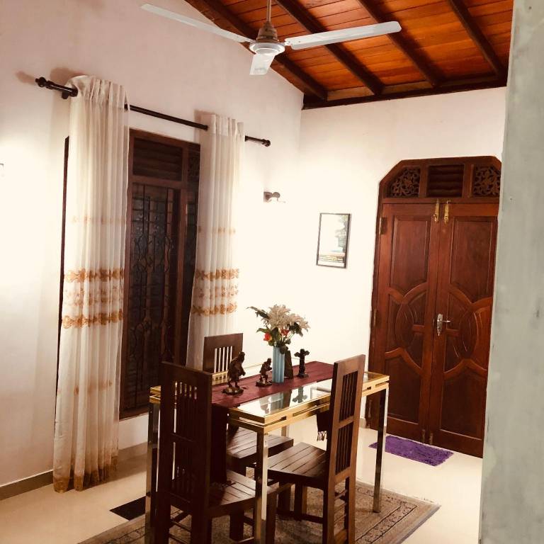 Rental apartment with 2 rooms for 4 persons in Hikkaduwa