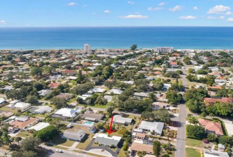 2 BR Home with private beach access to Golden Beach - Luna Sea — photo 3