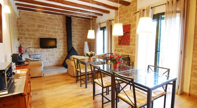 House with BBQ, yard & terrace — photo 3