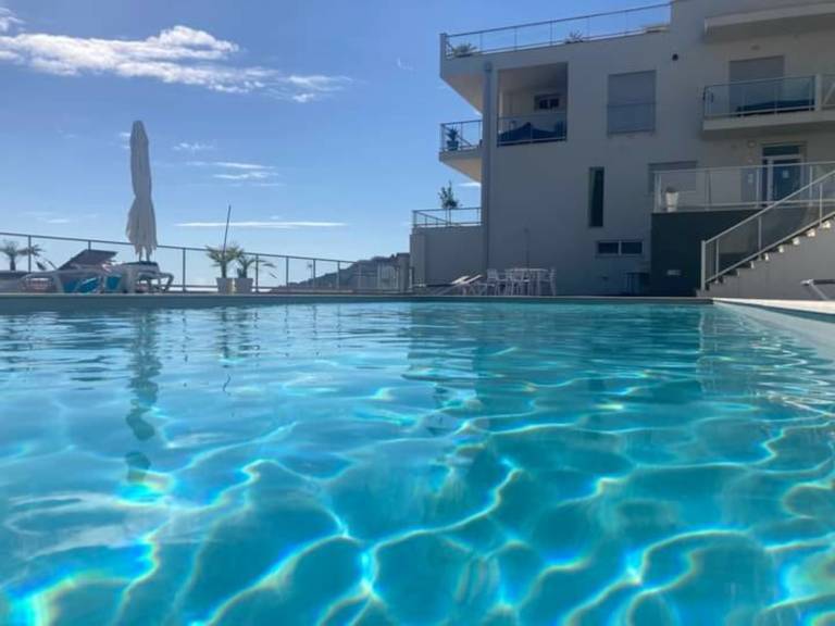 Apartment 'Nazaré Dream View' with Sea View, Shared Pool and Wi-Fi — photo 2