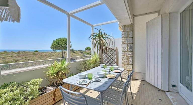 Rental apartment with terrace & BBQ in La Grande-Motte