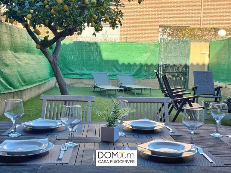 Fully equipped vacation home with yard, pool & BBQ | Dogs allowed — photo 5