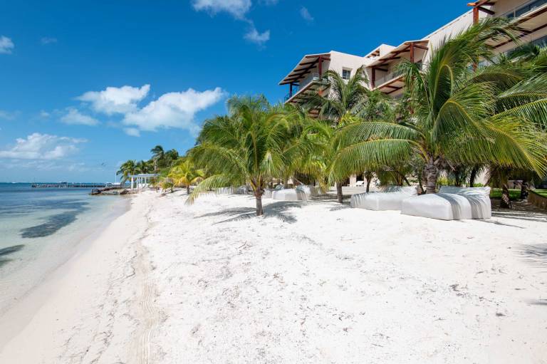 Artila Isla Mujeres Charming Apartment with Terra