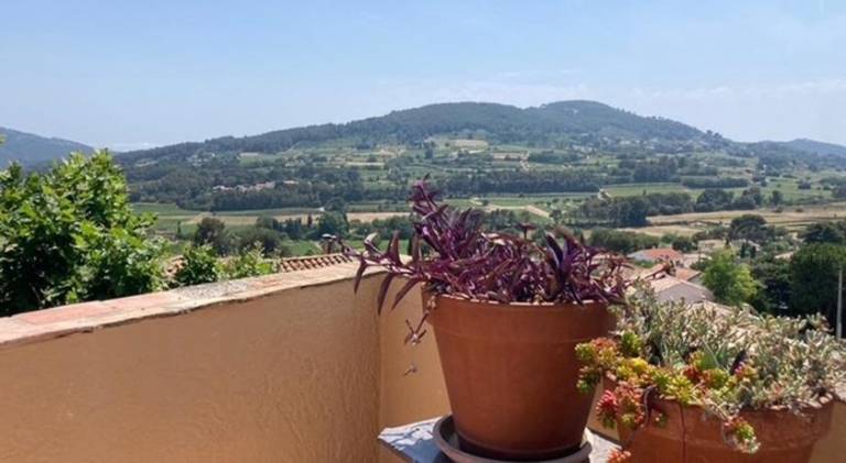 Apartment | Pet-friendly in La Cadiere-d'Azur