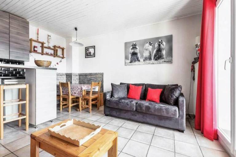 Apartment with terrace — photo 2