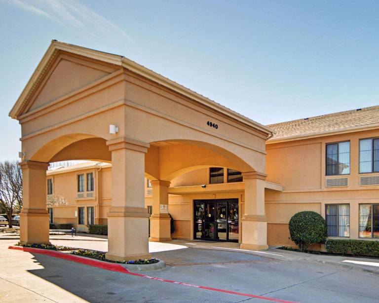 Quality Inn & Suites Irving DFW Airport South in Irving, TX
