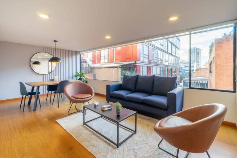 w Elegant 1BR w City View In Cabrera