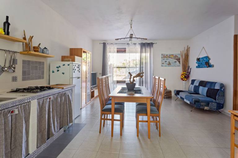 Vacation home with BBQ & garden — photo 3