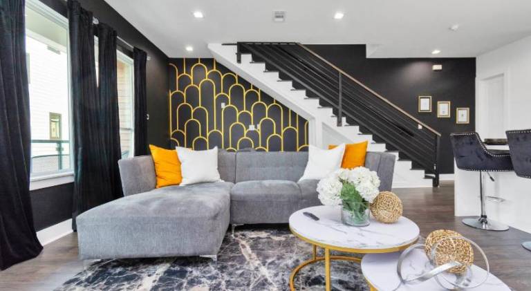 Fully equipped house with jacuzzi & patio | Suitable for remote work | Pets allowed — photo 4