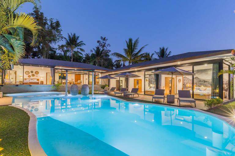 Child-friendly pleasant villa with grill, pool & hot tub | Pets allowed in Tegallalang