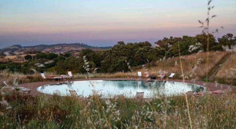 Vacation home with garden, pool & patio in Grandola