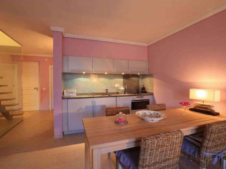 Rental apartment with yard & pool | Mountain view — photo 4