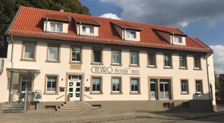 CAESARO Hotel & Pizzeria 20 Jahre Familienunternehmen