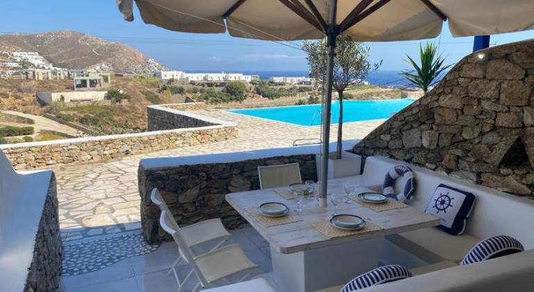Family-oriented wonderful apartment with pool, yard & patio | Next to the beach | Dogs allowed — photo 3