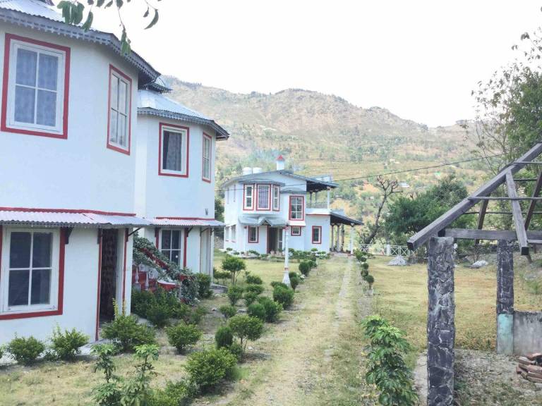 Bungalow with yard | Water view | Good for workation | Pet-friendly in Bhimtal