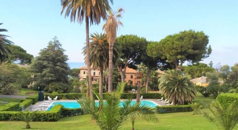 Rental apartment with pool in Genoa