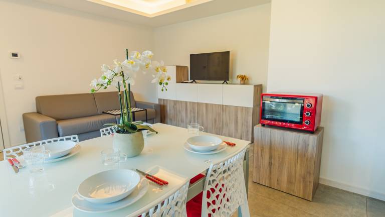 Rental apartment with yard & pool | Garden view — photo 4