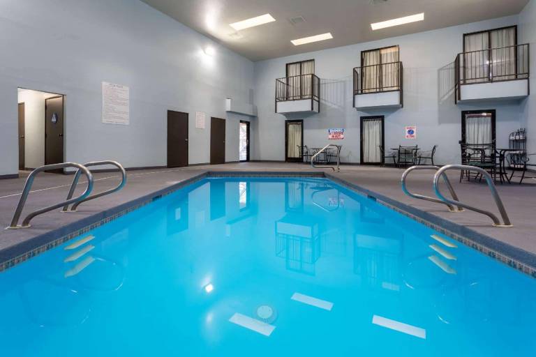 Travelodge by Wyndham Albuquerque East — photo 2