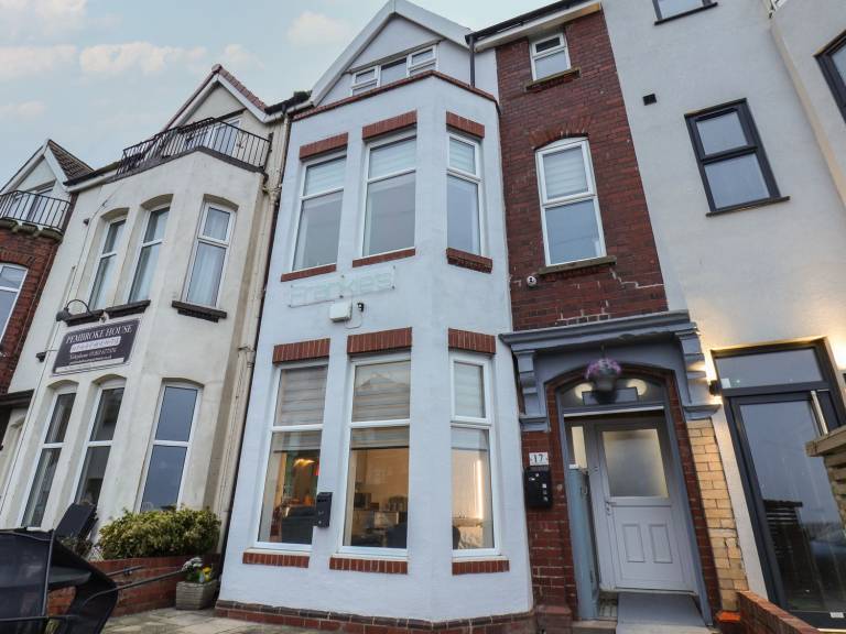 Cottage | Beach view in Bridlington
