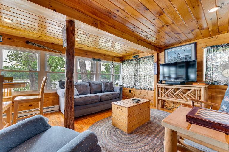 Waterfront Home on Lake Champlain w/ Dock & Kayaks — photo 5
