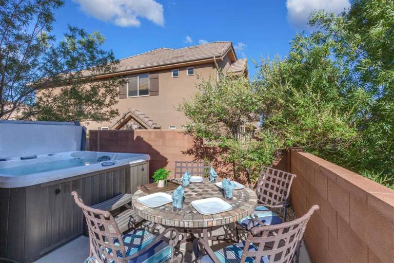 Fully equipped house with pool & barbecue | Dogs allowed in Washington, UT