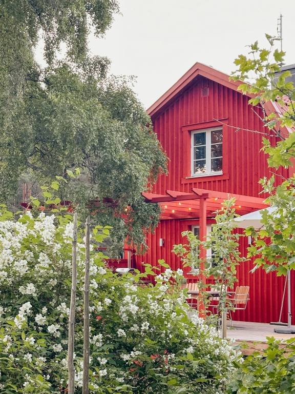 Child-friendly vacation home with barbeque, patio & yard | Pets allowed in Umea