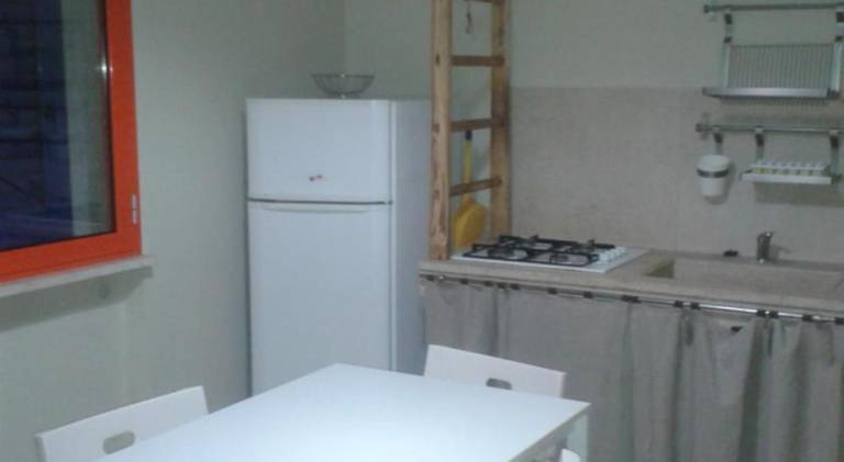 Serviced apartment with yard — photo 4
