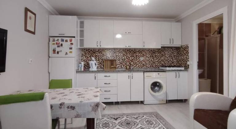 Serviced apartment with patio, pool & barbeque — photo 5