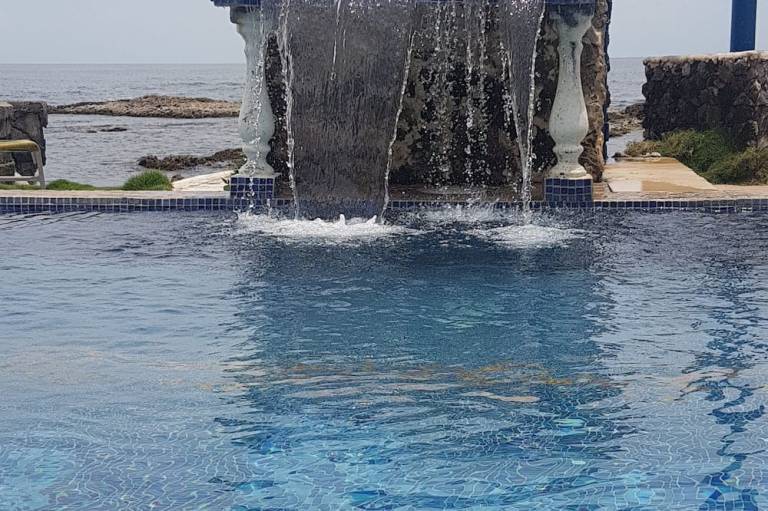 Hotel La Cueva De Limón