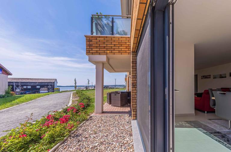 Ebenerdige 5-Sterne Ferienwohnung Leonie mit großer Terrasse in Waren (Müritz)