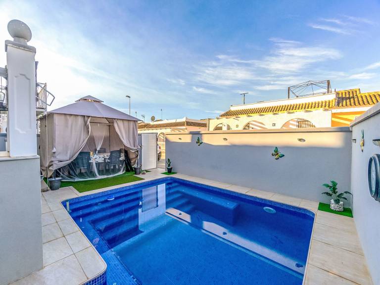 Fully equipped beautiful house with patio & private pool | Perfect for remote work | Pets allowed — photo 5