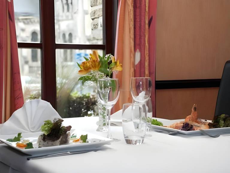 Logis Hotel & Restaurant - Le Saint Sebastien — photo 4
