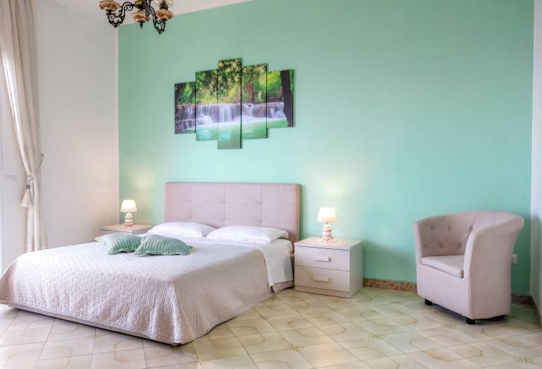 Rental apartment with yard & terrace | Sea view — photo 3