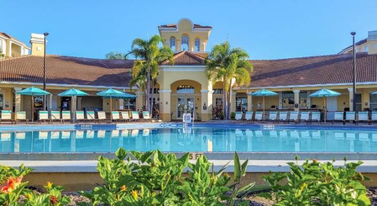 Vacation home with pool & hot tub — photo 4