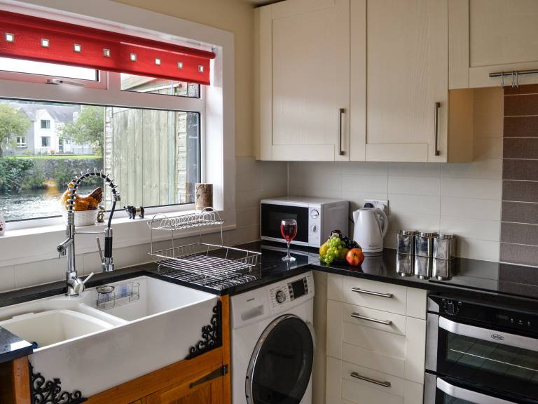 Child-friendly cottage with garden | River view | Dogs allowed — photo 4